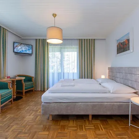 Πανσιόν Tirolerhof Sankt Georgen im Attergau